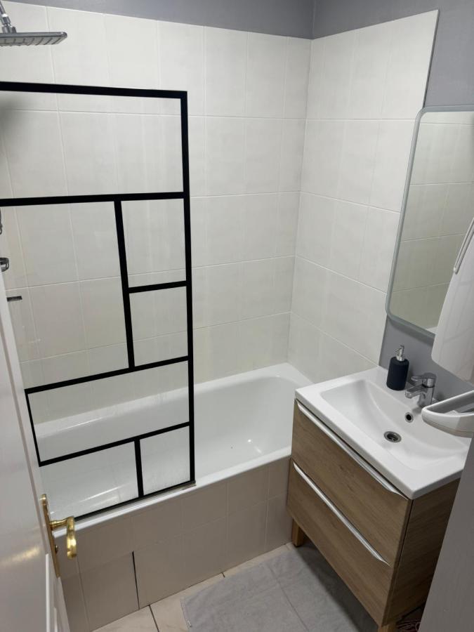 Appartement Centre Avec Balcon Parking Prive Orléans Extérieur photo